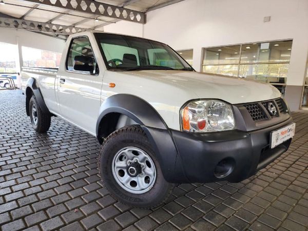 Used Nissan Np300 2.4i Lwb 4x4 Single-cab For Sale In Gauteng - Cars.co 