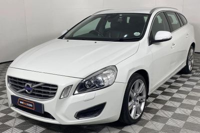 Used Volvo V60 T4 Excel Auto for sale in Eastern Cape - Cars.co.za (ID ...