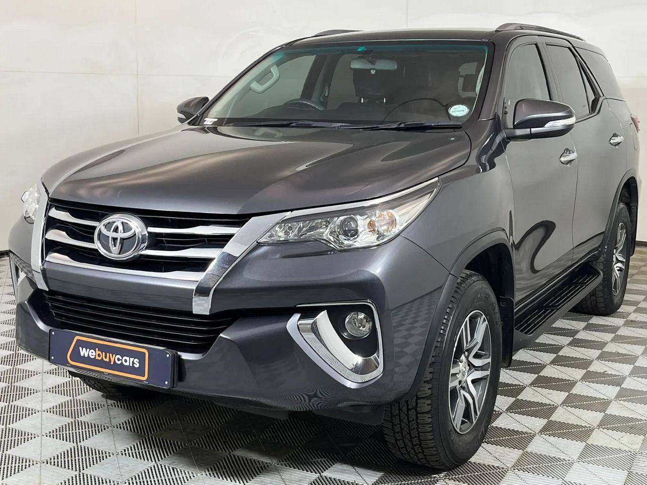 Used Toyota Fortuner 2.4 GD-6 Raised Body Auto For Sale In Gauteng ...