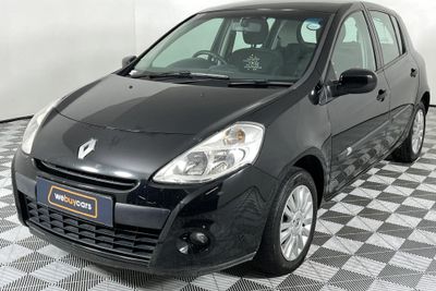 Used Renault Clio III 1.6 Yahoo Plus 5-dr for sale in Gauteng - Cars.co ...