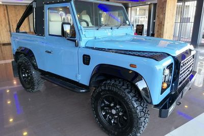 Used Land Rover Defender 90 2.5 TD5 CSW for sale in Western Cape - Cars ...