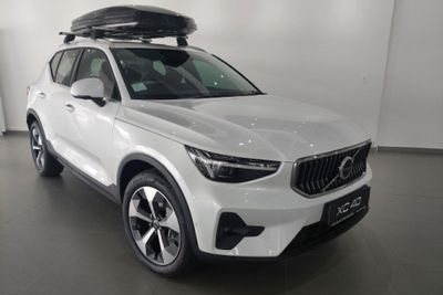 New Volvo XC40 B4 Plus Bright Geartronic Mild-Hybrid for sale in ...