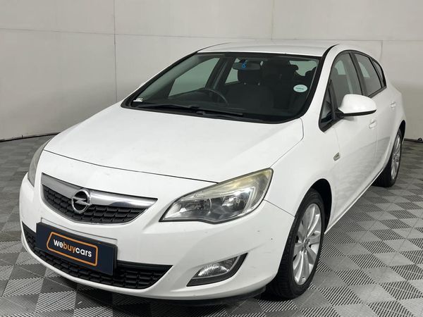 Opel / Astra / 1.6 / Essentia / 2012 Model 114000 Km de Opel Astra