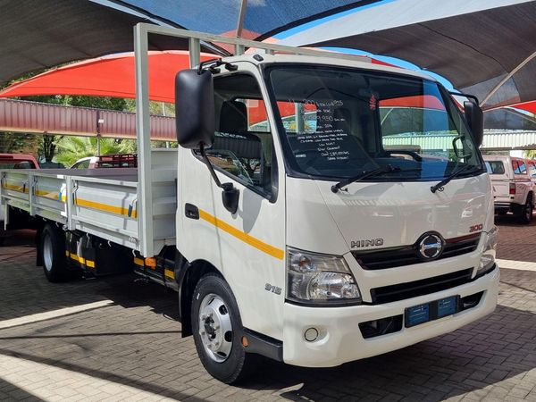 Used Hino 300 915 Lwb (ba3) F/c C/c for sale in Gauteng - Cars.co.za ...