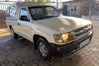 Used Toyota Hilux 1800 LWB Single-Cab for sale in Gauteng - Cars.co.za ...