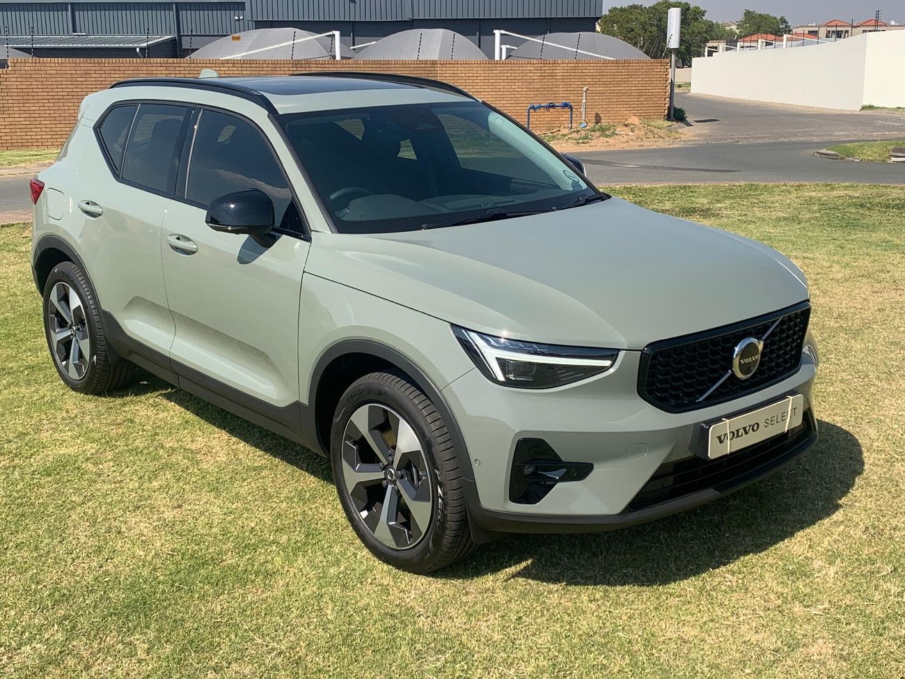 Used Volvo XC40 B3 Plus Dark Geartronic Mild-Hybrid For Sale In Gauteng ...