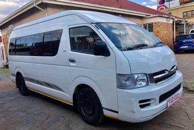 Used Toyota Quantum 2.7 Sesfikile 15- seat for sale in Gauteng - Cars ...