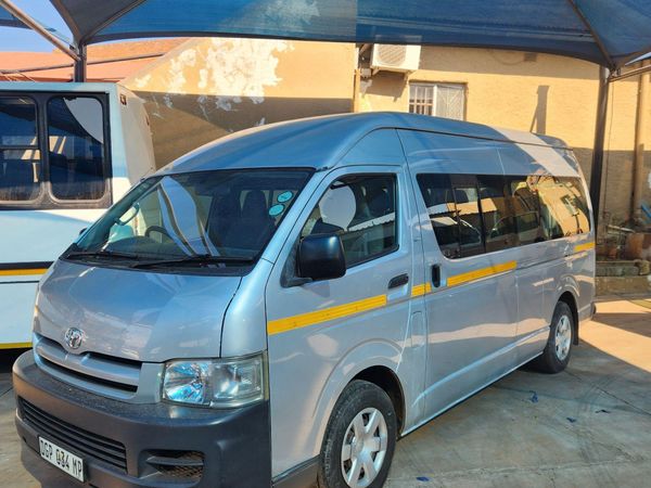 Used Toyota Quantum 2.7 Sesfikile 14-seat for sale in Gauteng - Cars.co ...