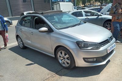 Used Volkswagen Polo 1.6 Comfortline 5-dr for sale in Gauteng - Cars.co ...