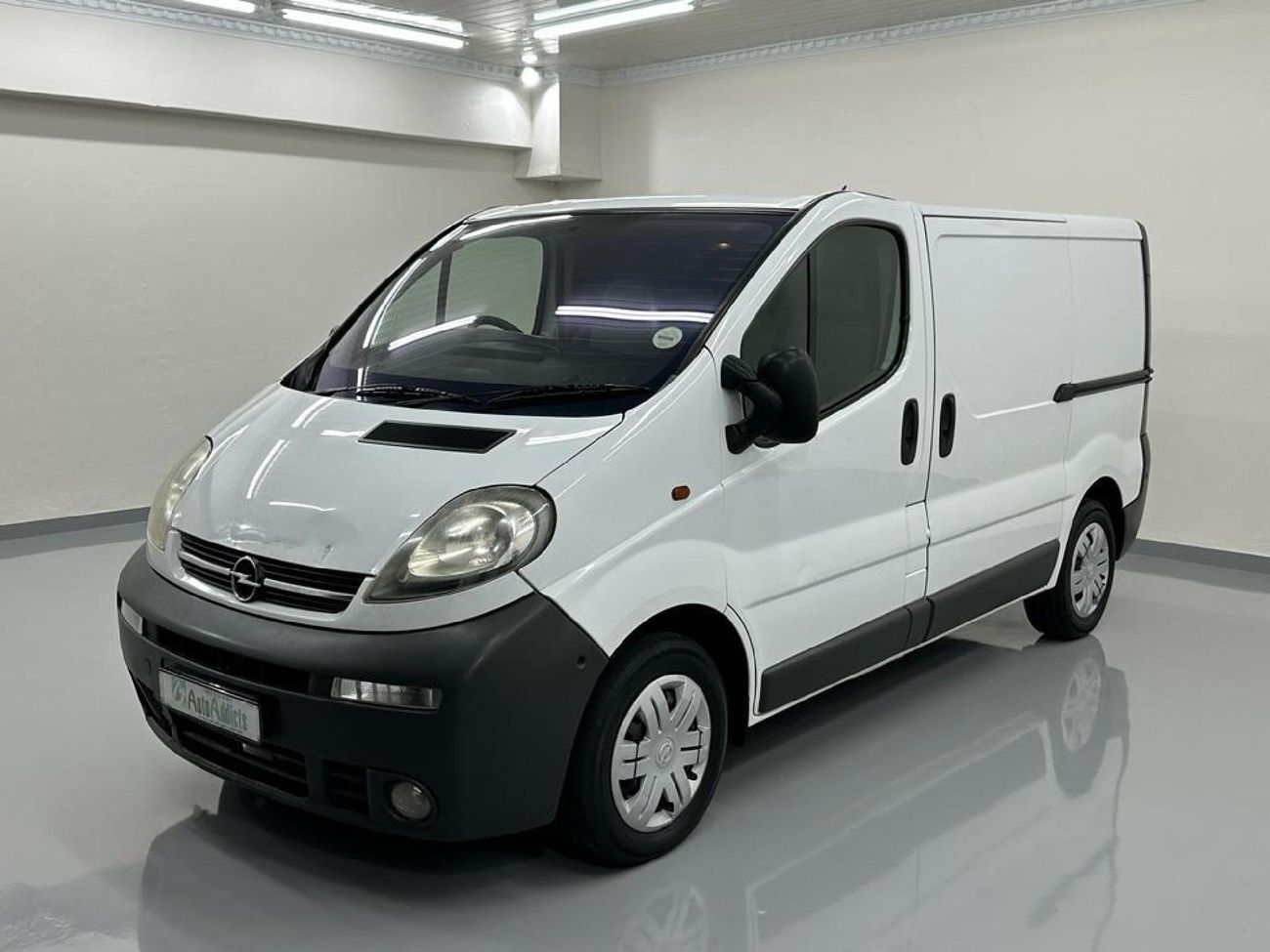 2006-Opel-Vivaro-19-CDTi-Panel