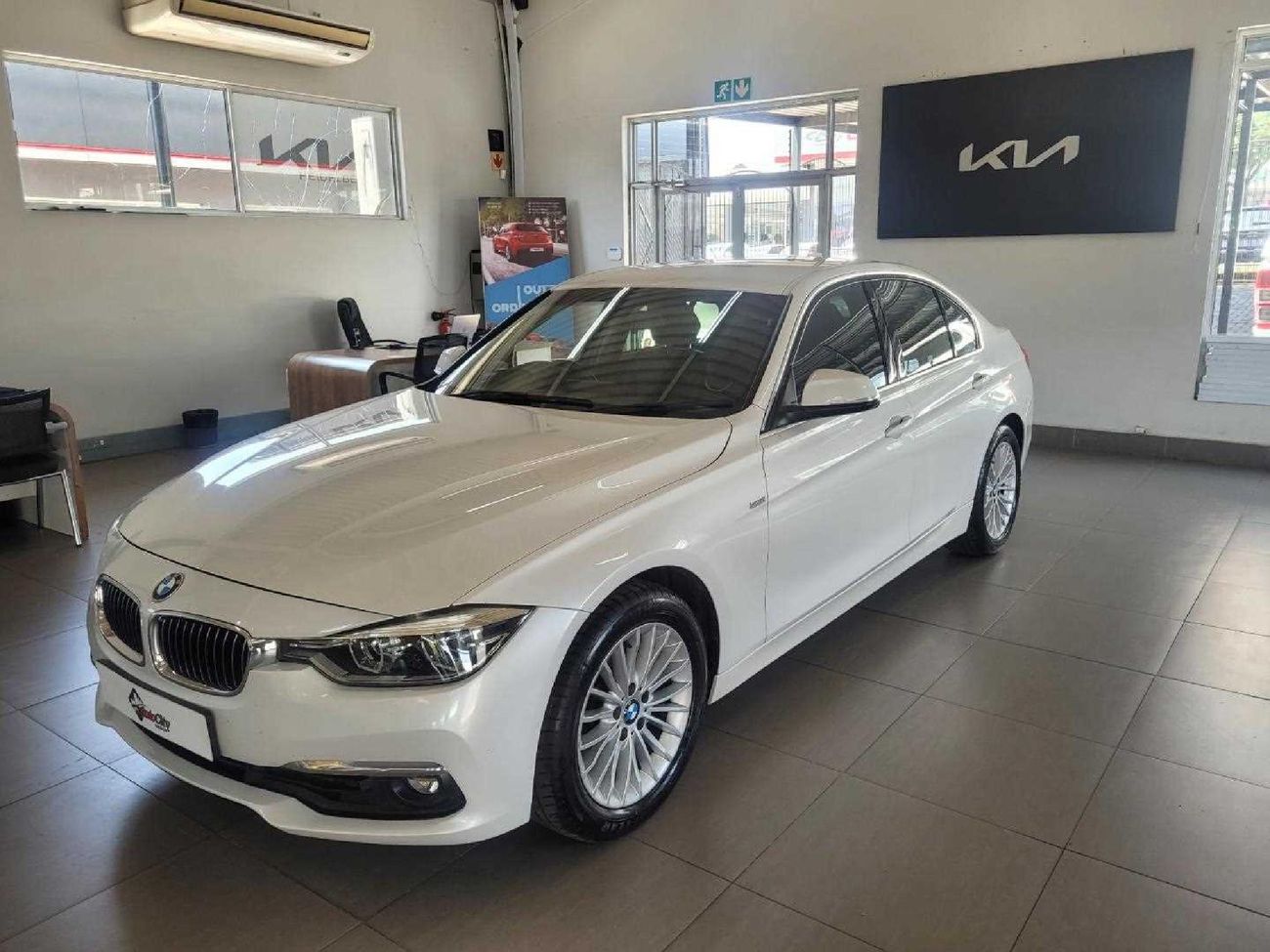 Used BMW 3 Series 320i Luxury Line Auto For Sale In Gauteng - Cars.co ...