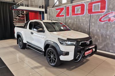 Used Toyota Hilux 2.8 GD-6 Raised Body Legend 4x4 Auto Extended Cab for ...