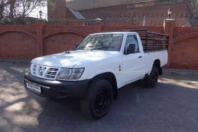 Used Nissan Patrol 4.2 TDi 4x4 Single-Cab for sale in Gauteng - Cars.co ...