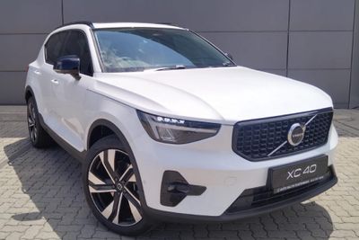 New Volvo XC40 B3 Plus Dark Geartronic Mild-Hybrid for sale in North ...