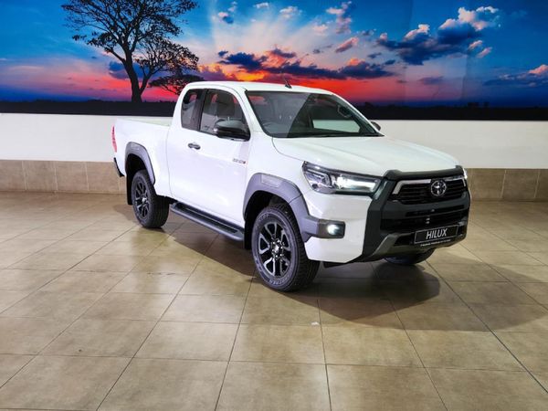 Used Toyota Hilux 2.8 GD-6 Raised Body Legend Auto Extended Cab for ...