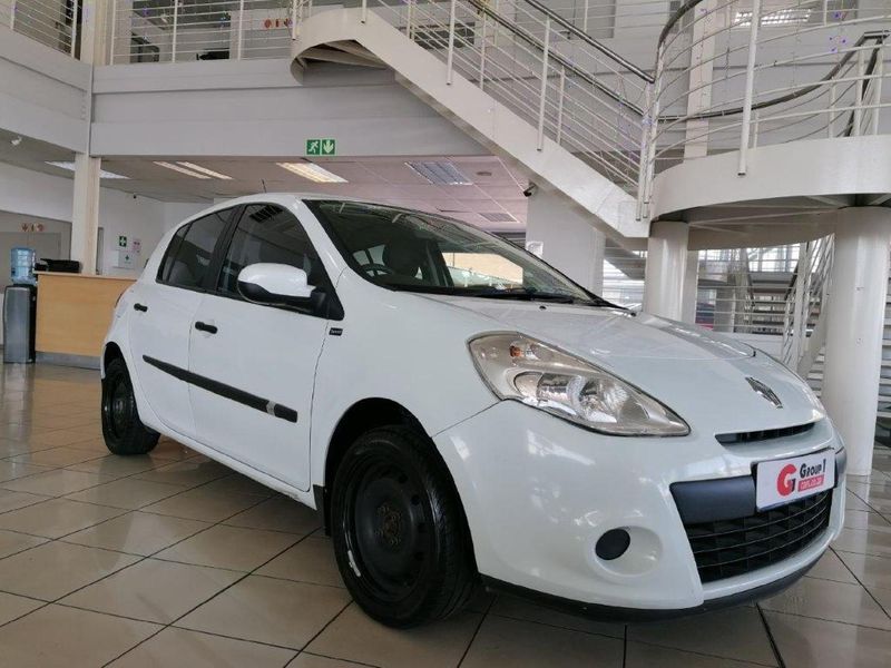 Used Renault Clio III 1.6 Yahoo 5 dr for sale in Gauteng Cars