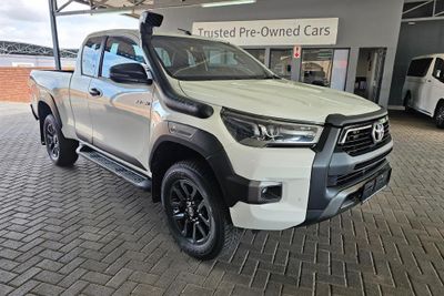 Used Toyota Hilux 2.8 GD-6 Raised Body Legend 4x4 Auto Extended Cab for ...