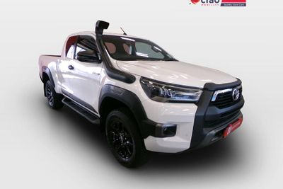 Used Toyota Hilux 2.8 GD-6 Raised Body Legend 4x4 Auto Extended Cab for ...