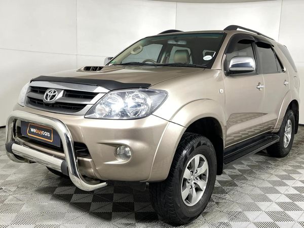 Used Toyota Fortuner 3.0 D-4D Raised Body for sale in Gauteng - Cars.co ...