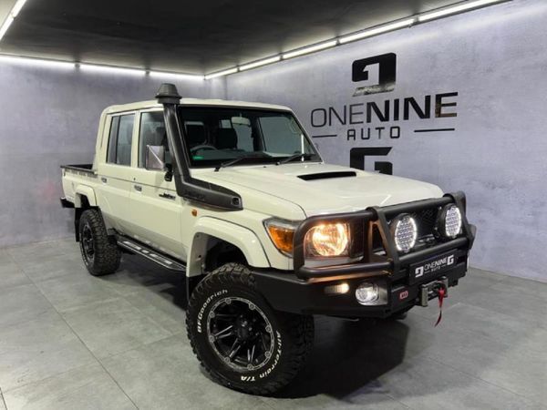 Used Toyota Land Cruiser 79 4.5 D 70th Edition Double-Cab for sale in ...