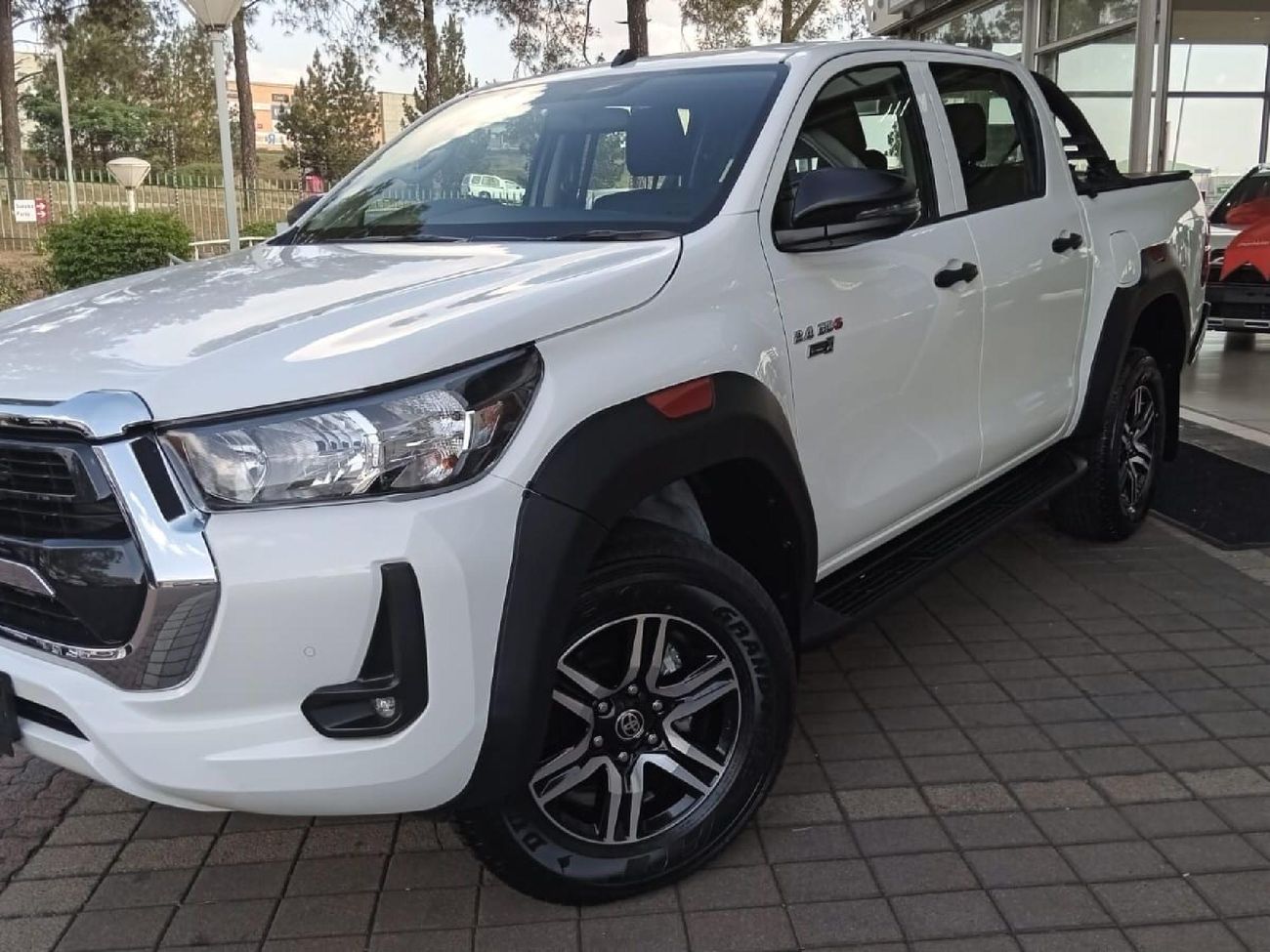 2024-Toyota-Hilux-24GD-6-4x4-