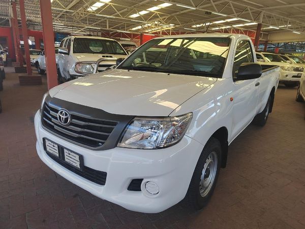 Used Toyota Hilux 2.0 VVTi Single-Cab for sale in Western Cape - Cars ...