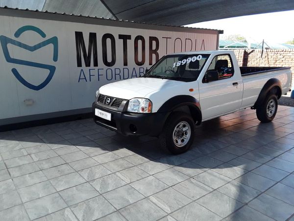 Used Nissan NP300 2.4i LWB 4x4 Single-Cab for sale in Gauteng - Cars.co ...