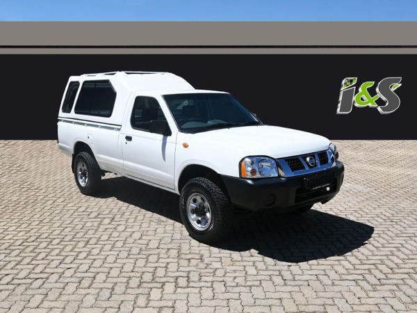 Used Nissan NP300 2.4i LWB 4x4 Single-Cab for sale in Gauteng - Cars.co ...