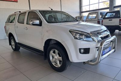 Used Isuzu KB 300 D-Teq LX Double-Cab for sale in Western Cape - Cars ...