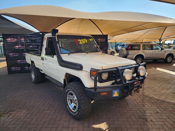 Used Toyota Land Cruiser 70 4.5 Single-Cab for sale in Gauteng - Cars ...