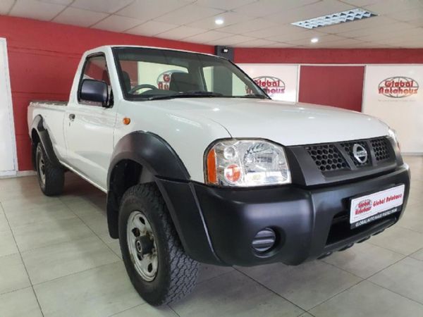 Used Nissan NP300 2.4i LWB 4x4 Single-Cab for sale in Gauteng - Cars.co ...