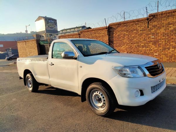 Used Toyota Hilux 2.0 VVTi Single-Cab for sale in Gauteng - Cars.co.za ...