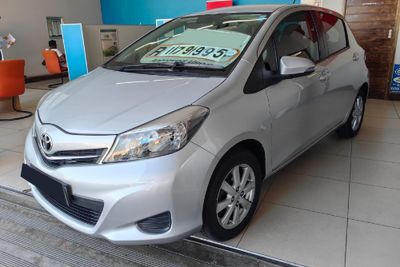 Used Toyota Yaris 1.3 XS Auto 5-dr for sale in Western Cape - Cars.co ...