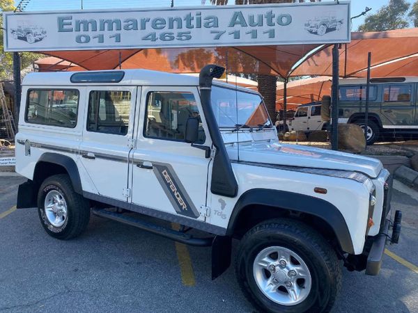 Used Land Rover Defender 110 2.5 TD5 CSW for sale in Gauteng - Cars.co ...