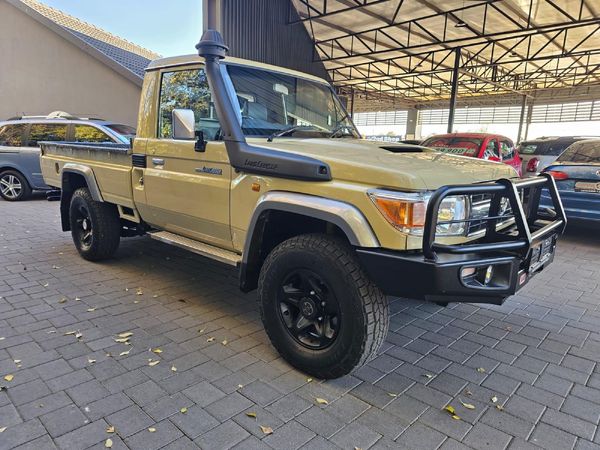 Used Toyota Land Cruiser 70 4.5 D Single-Cab for sale in North West ...