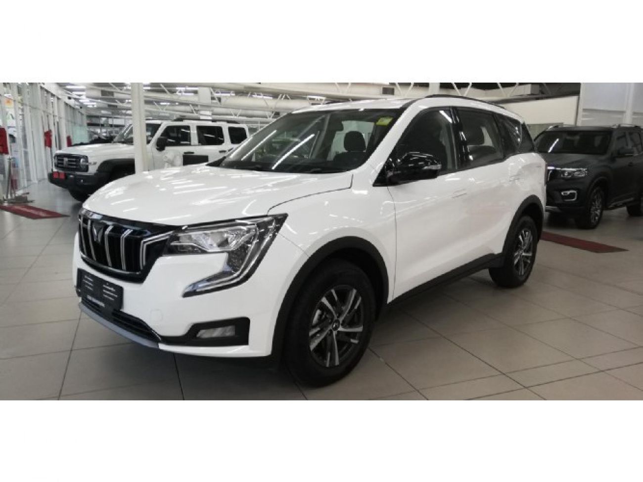 2025-Mahindra-XUV-700-20-AX5-