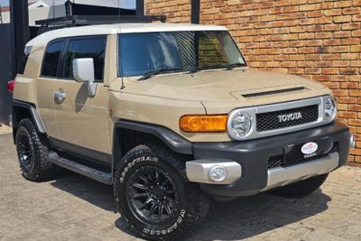 Used Toyota FJ Cruiser 4.0 V6 for sale in Gauteng - Cars.co.za (ID ...
