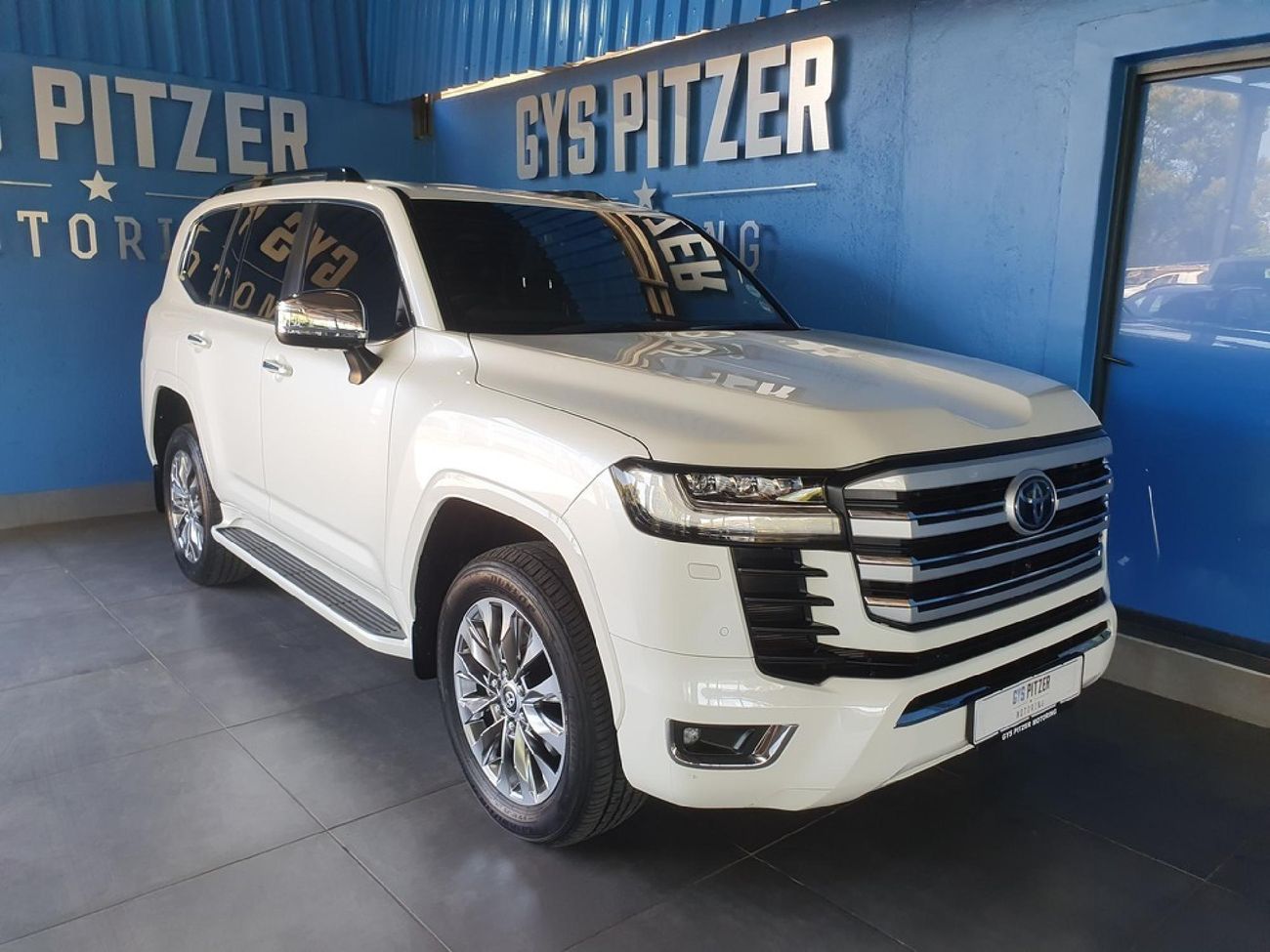 2023-Toyota-Land-Cruiser-300-
