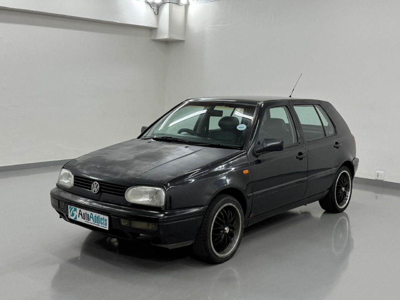 1998-Volkswagen-Golf-GS-16.jpg