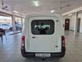 2022 Nissan NP200 1.6 A/C Safety Pack
