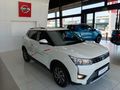 2025 Mahindra XUV 300 1.2T | W8