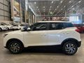 2022 Mahindra XUV 300 1.2T | W8