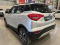 2020 Mahindra XUV 300 1.2T | W8