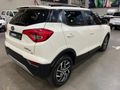 2022 Mahindra XUV 300 1.2T | W8