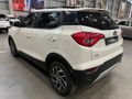 2022 Mahindra XUV 300 1.2T | W8