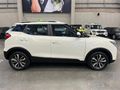 2019 Mahindra XUV 300 1.2T | W8