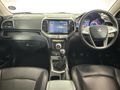 2022 Mahindra XUV 300 1.2T | W8