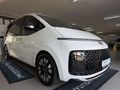 2022 Hyundai Staria 2.2d Luxury Auto