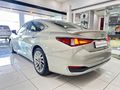 2023 Lexus ES 300h SE