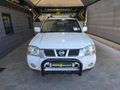2006 Nissan Hardbody 2400i SE Double-Cab